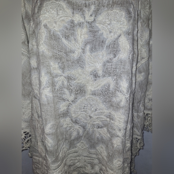 Democracy Blouse with Elegant Lace - Picture 1 of 7